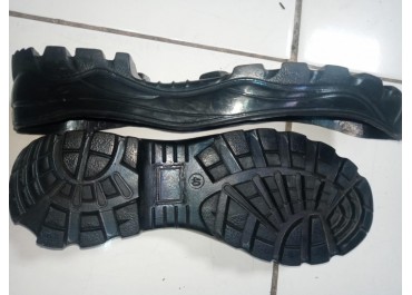 Produsen Alas Kaki Desain Sendiri